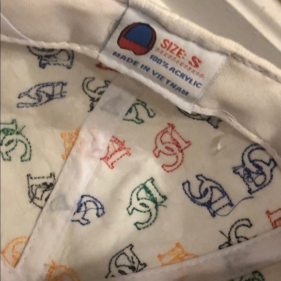 DC white hat with multi color small fitted - Picture 5 of 5